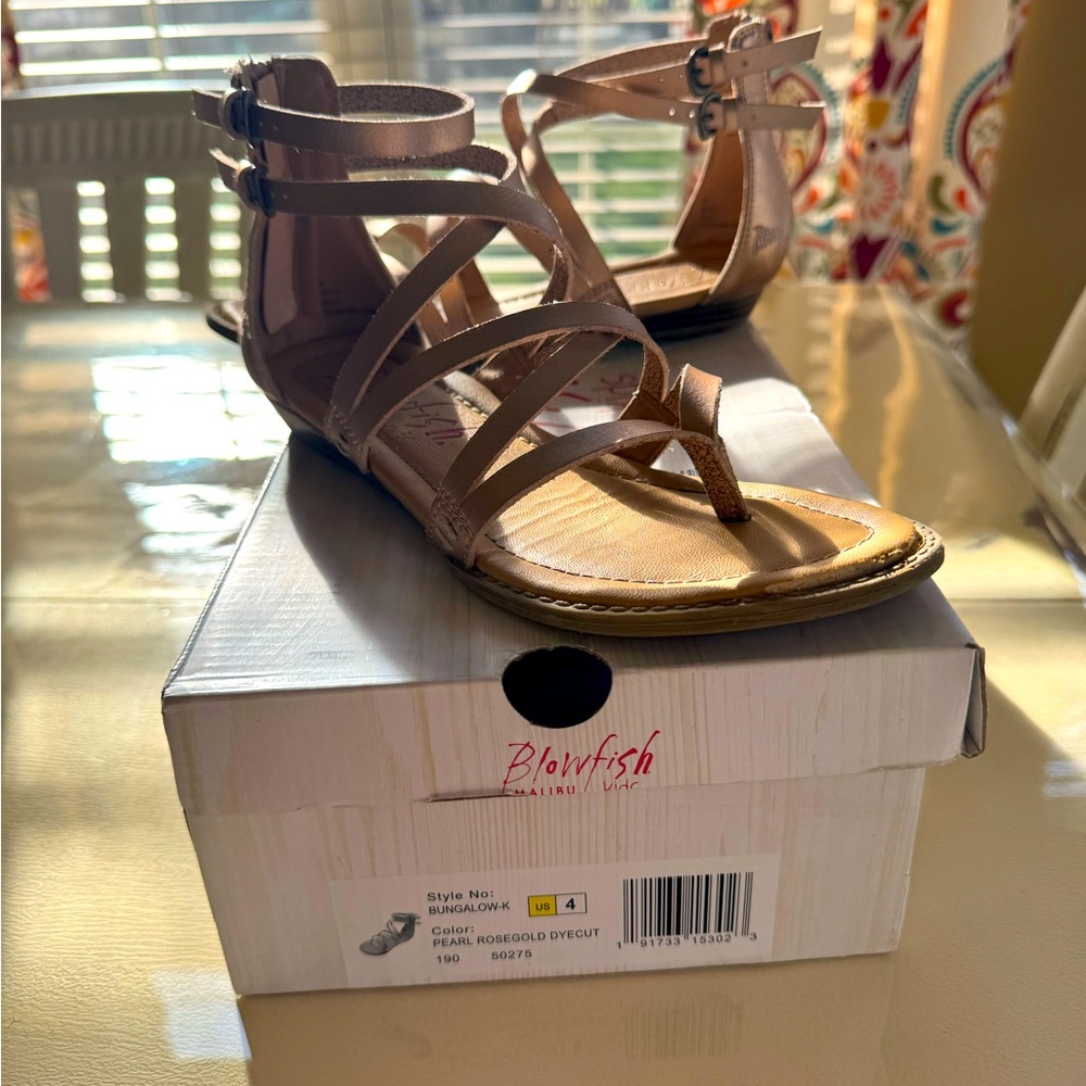 Girl’s Blowfish sandals